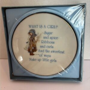 Vtg Holly Hobbie American Greetings Small Display Plate NIB 1975